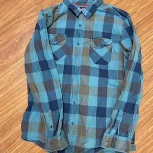 Men’s Quicksilver button down shirt